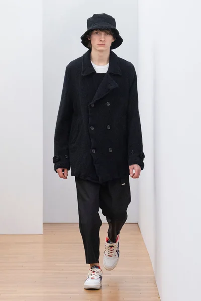 Look 30